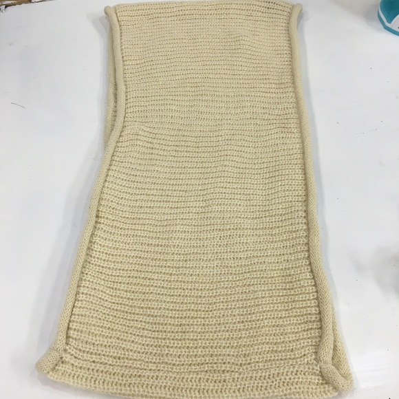 Dimore Chunky Knit Vegan Cowl Scarf - Picture 5 of 7